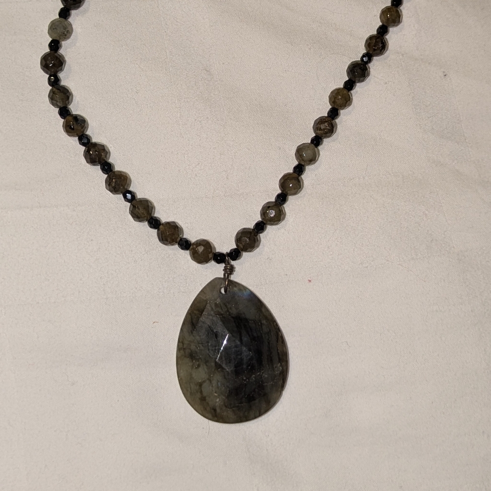 Labradorite necklace - Picture 3 of 4